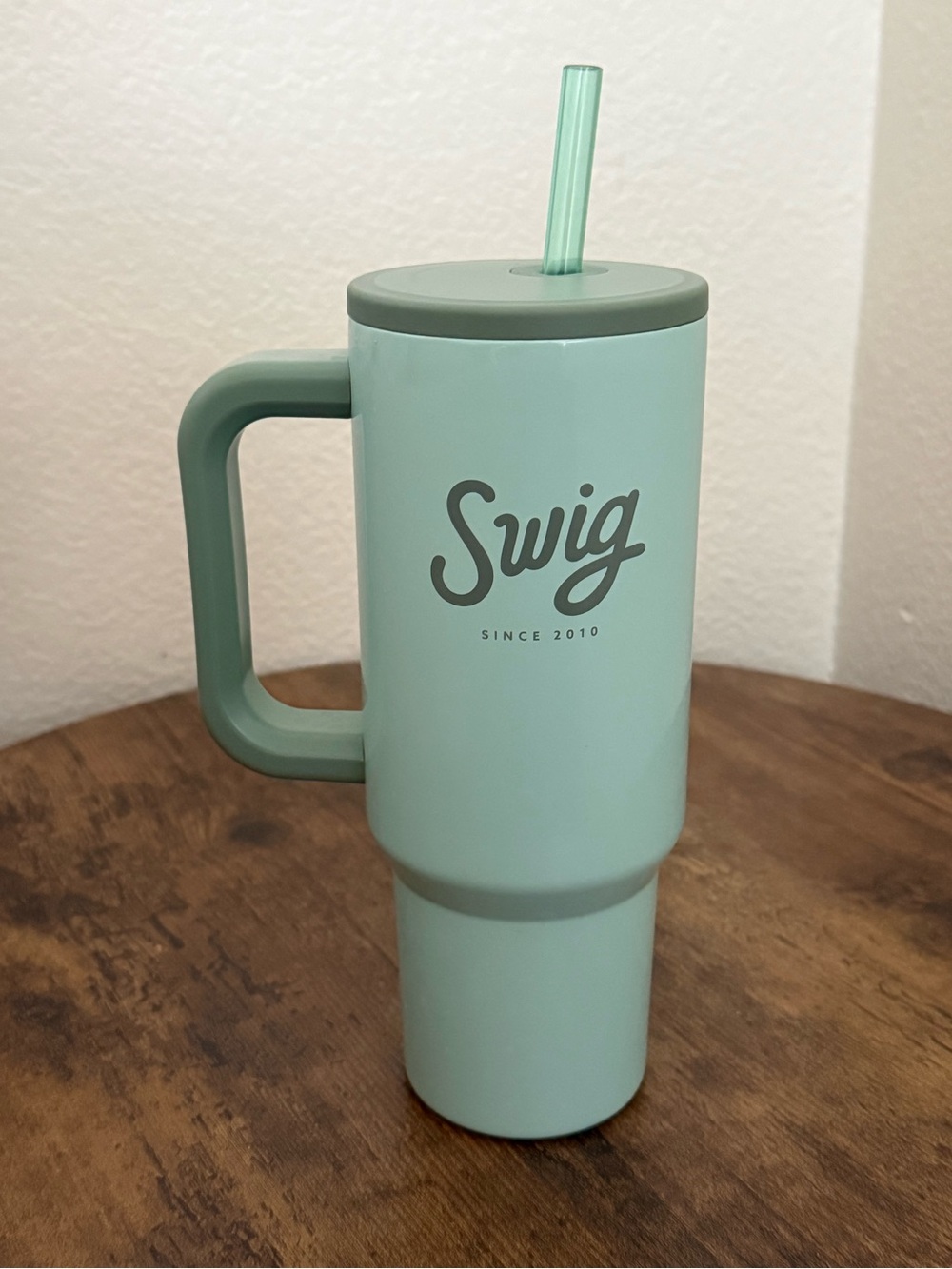 Swig Mint Green Travel Tumbler with Handle & Straw - Rare